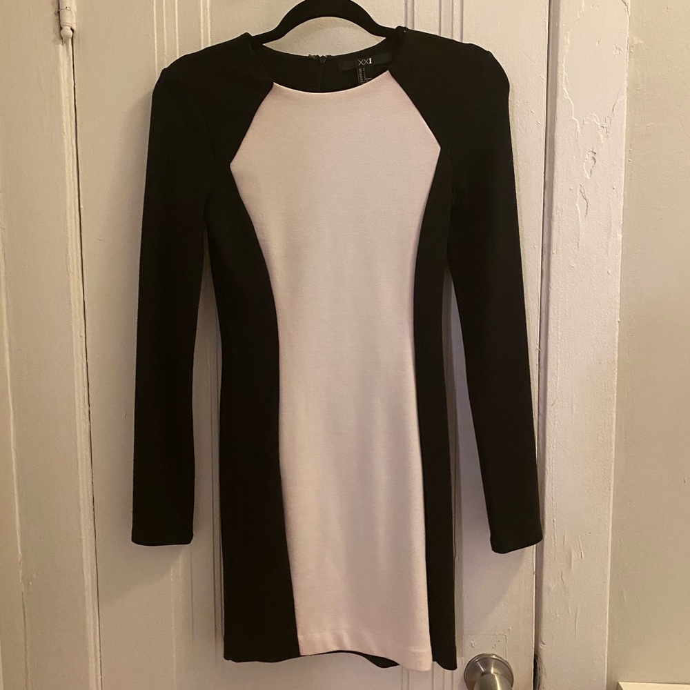 Forever 21 black and white dress small